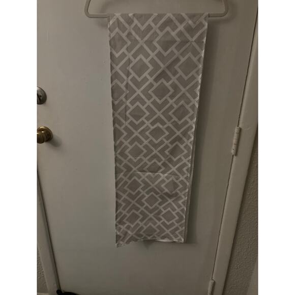 Dove Gray/White Table Runner 13x70 Dining Holiday Home Decor Table Linens Casual - Picture 3 of 7